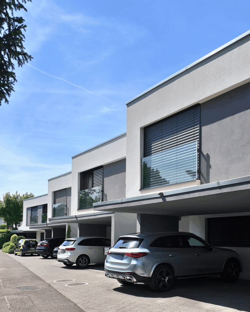 La façade de l'ensemble de 4 maisons